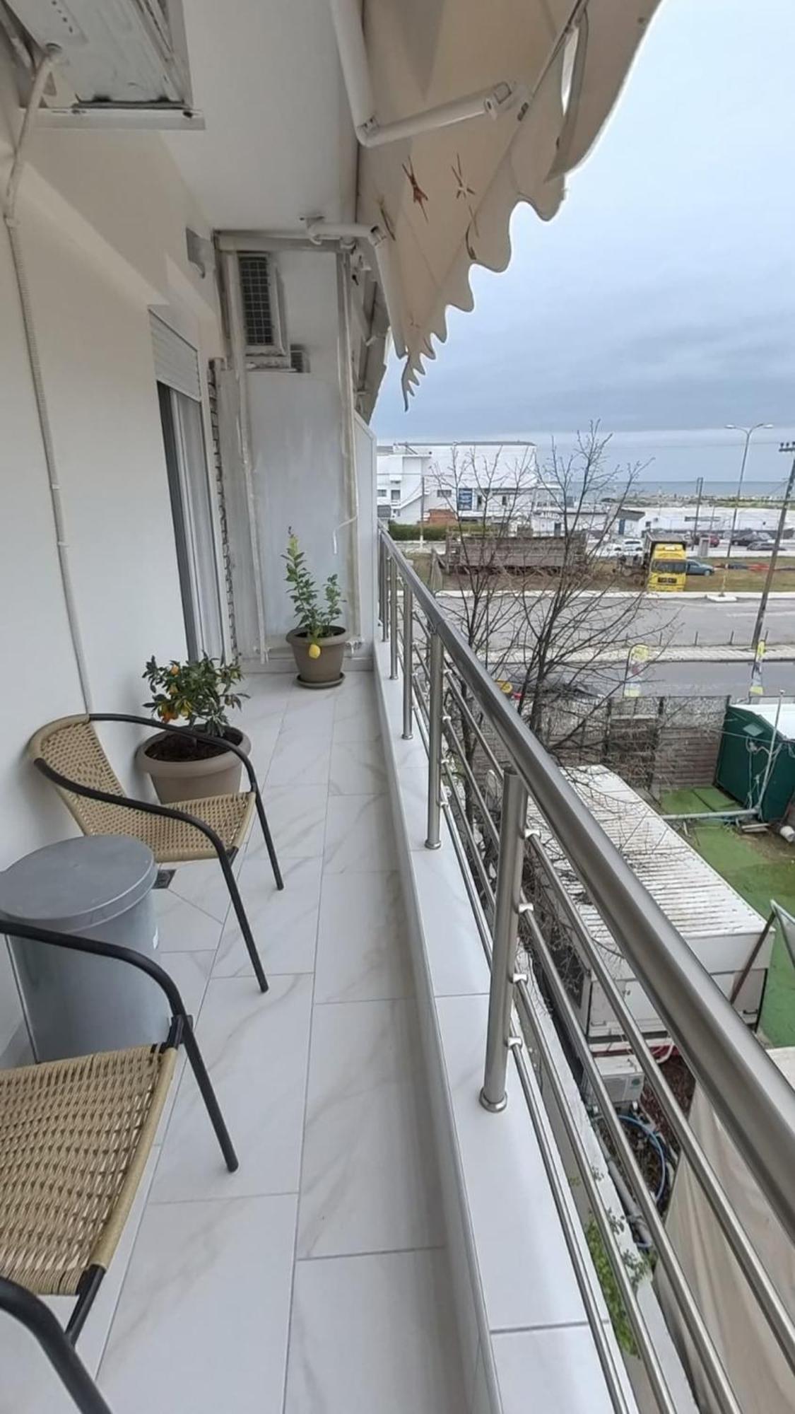Cozy Sea View Apartment In Paralia Exterior photo